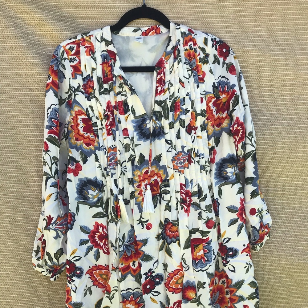 🥳 (SOLD) Beautiful flower print dress.